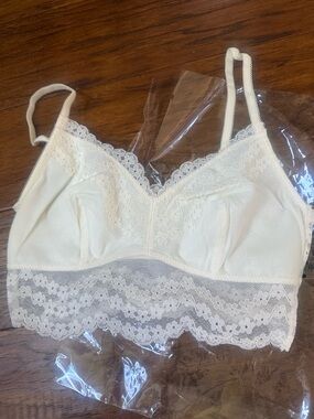 Women’s Lace Bralette - Ivory